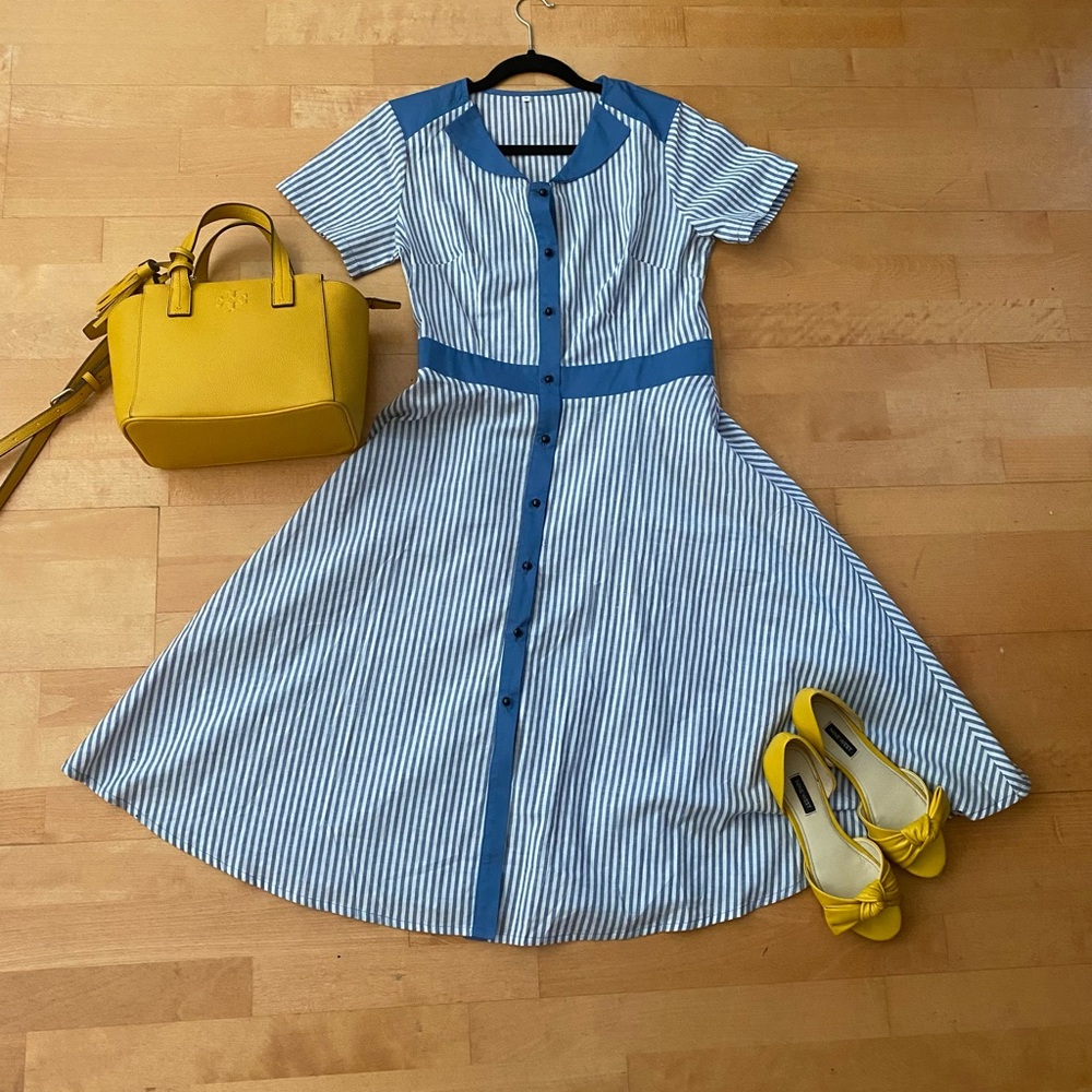 Cute vintage blue dress in size M